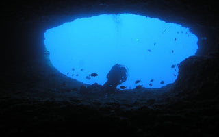  Exploring Underwater Caves: The Thrills and Challenges of Cave Diving  